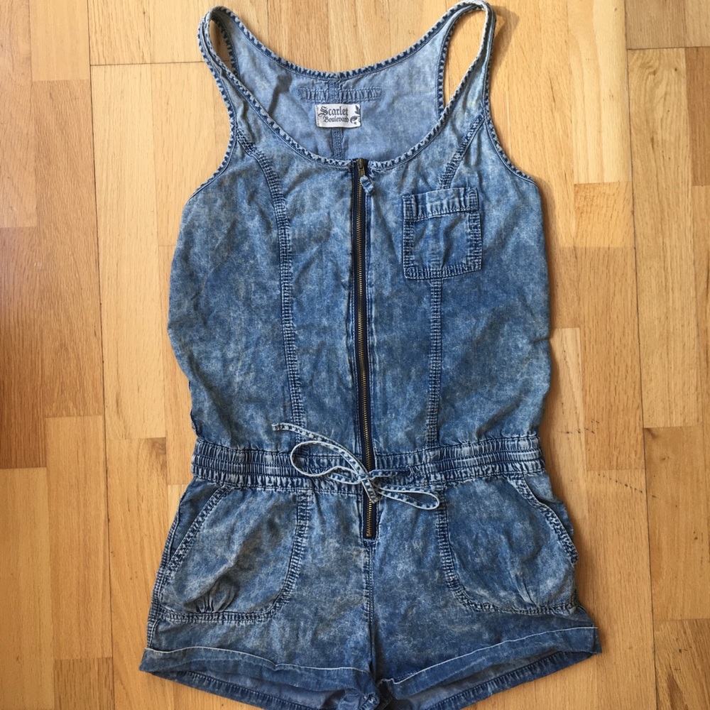 2/$35💋Scarlet Boulevard Denim Romper -Small